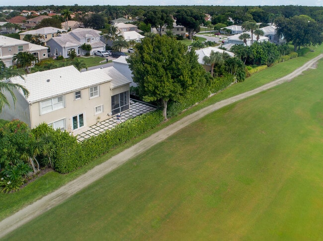 Building Photo - 18157 SE Fairview Cir