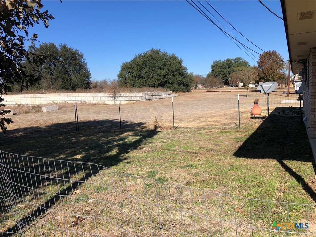 Building Photo - 404 County Rd 4616