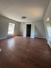 Building Photo - 44 Seely St