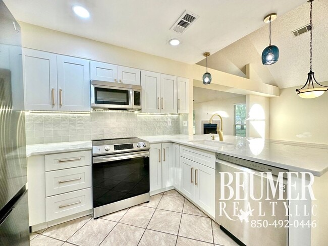 Building Photo - Stunning 2br/2.5bath Home Available for Rent