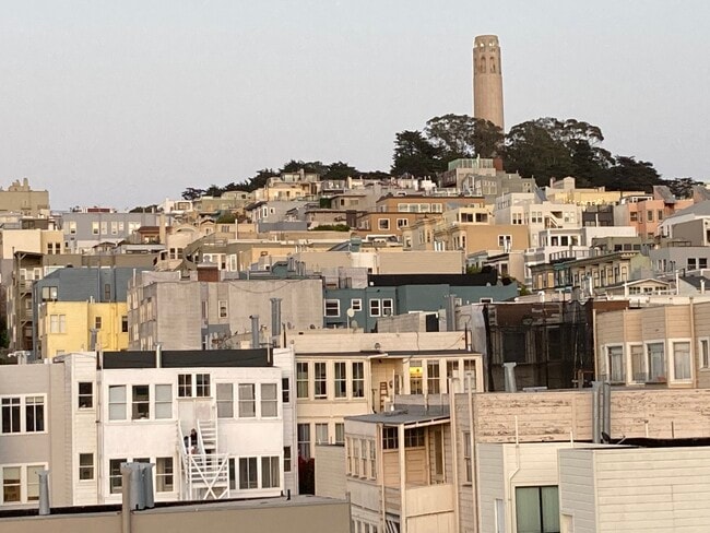 Telegraph Hill/ Coit Tower views - 2152 Mason St