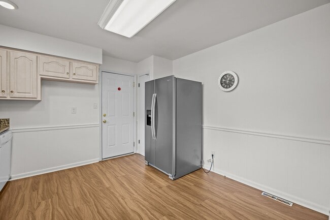 Building Photo - Spacious Virginia Beach Home for Rent – 3 ...