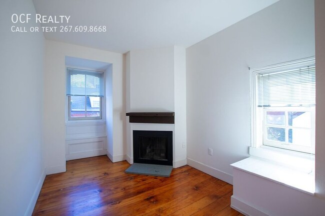 Building Photo - One Bed Washington Square Apartment