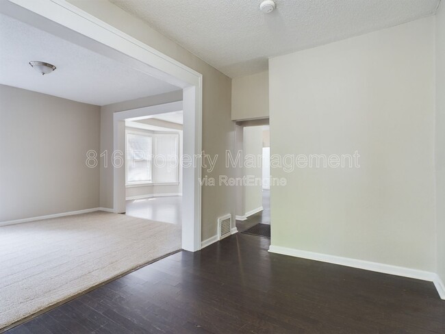 Building Photo - 5218 Highland Ave