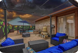 Building Photo - 1124 E Thirteenth St