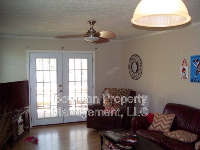 Photo - 132 Oxford Ct Townhome