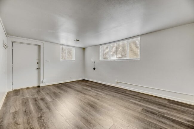 Foto del edificio - 1890 S Garfield St