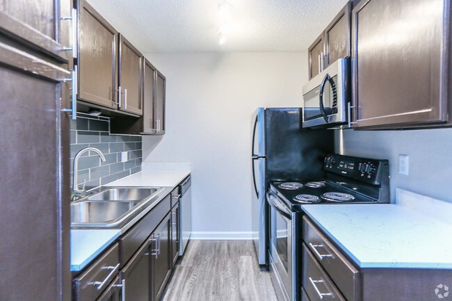 Foto del edificio - 302 North | One Month Free | Posted 11/13/24