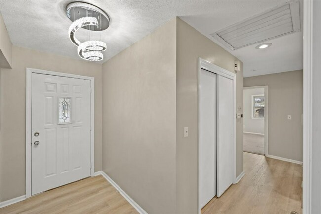 Building Photo - 11800 E 77th St