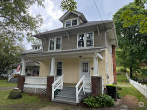 Building Photo - 529 Wallace St