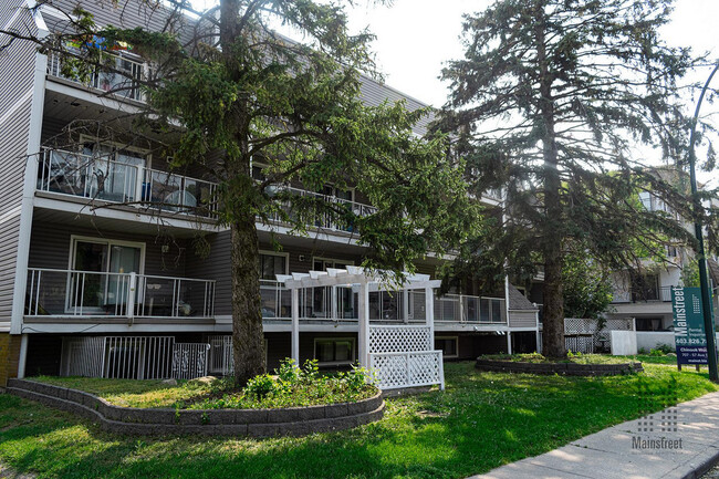 Photo du bâtiment - Chinook Woods