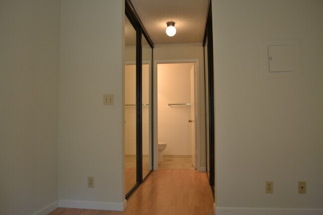 Building Photo - 5546 Makati Cir
