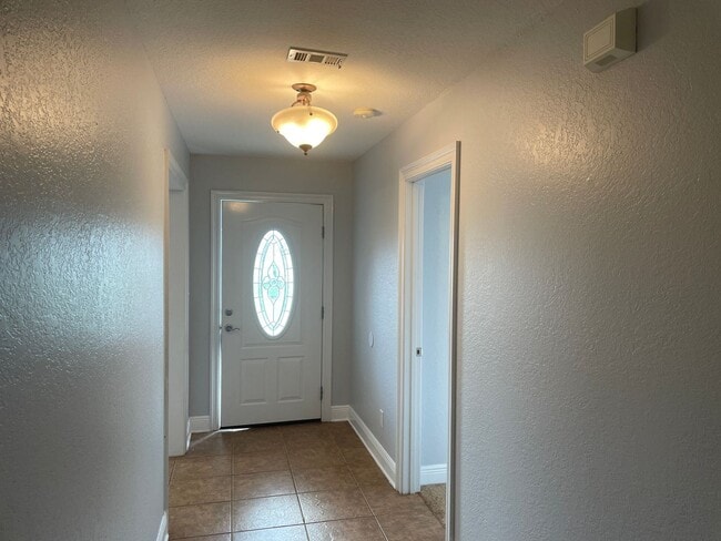 Building Photo - Big and Beautiful in Cottonwood