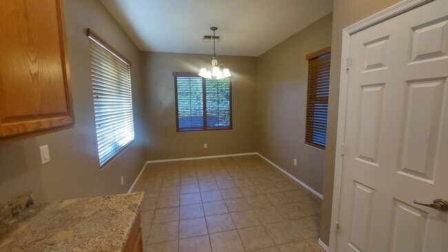 Building Photo - BEAUTIFUL 4-BEDROOM IN POWER RANCH!