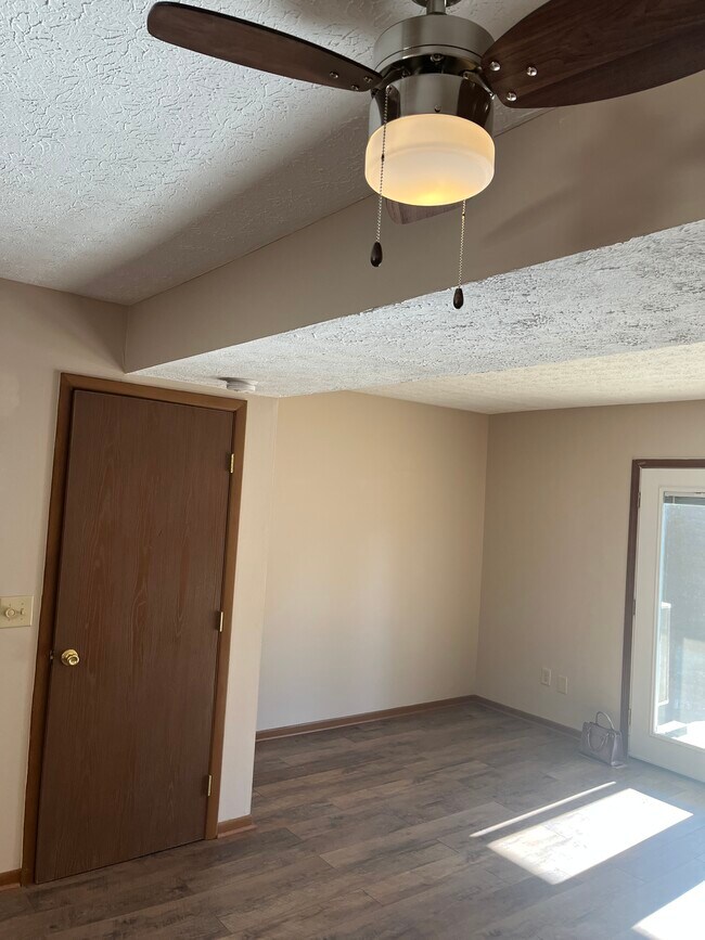 Foto del edificio - 1871 N Lakeman Dr