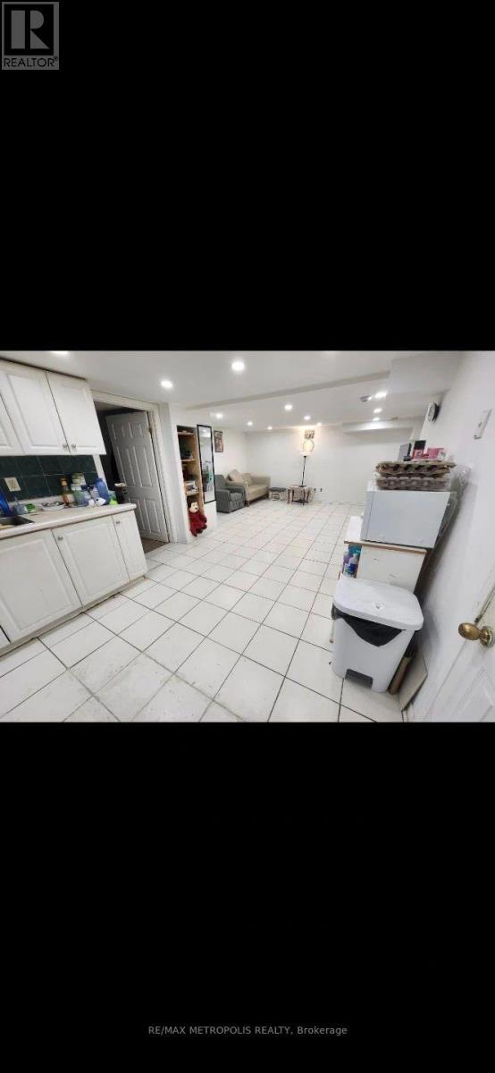 Building Photo - 3244 Lawrence Ave E