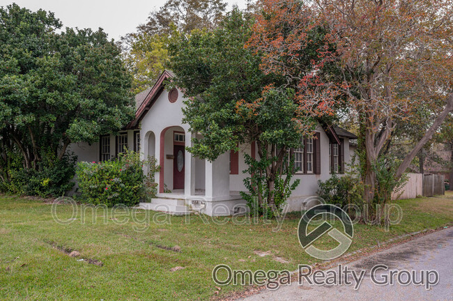 Building Photo - 689 Ponce De Leon Ave