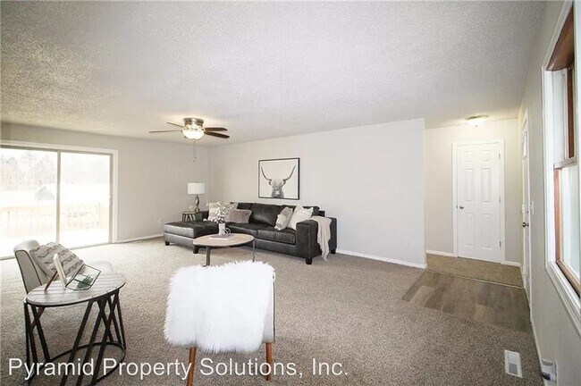 Building Photo - 3 br, 1 bath House - 4101 E 25th St