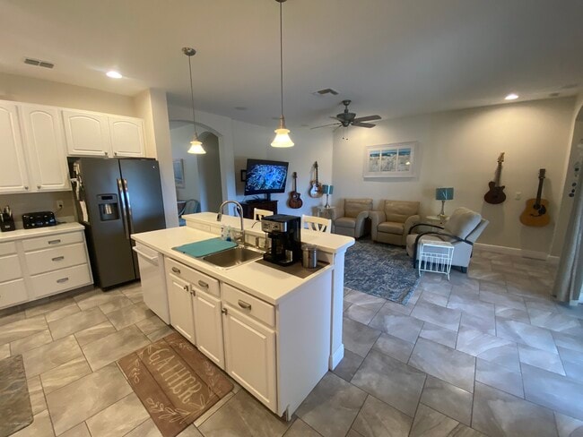 Building Photo - 2813 Plantain Dr