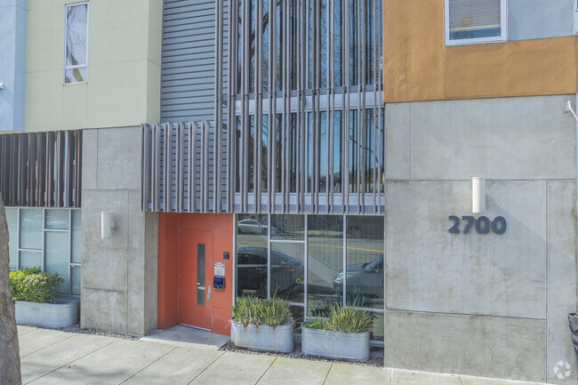 Entrance - Avenue West