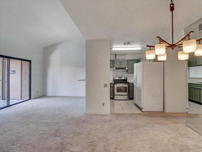 Building Photo - 291 E Mel Ave