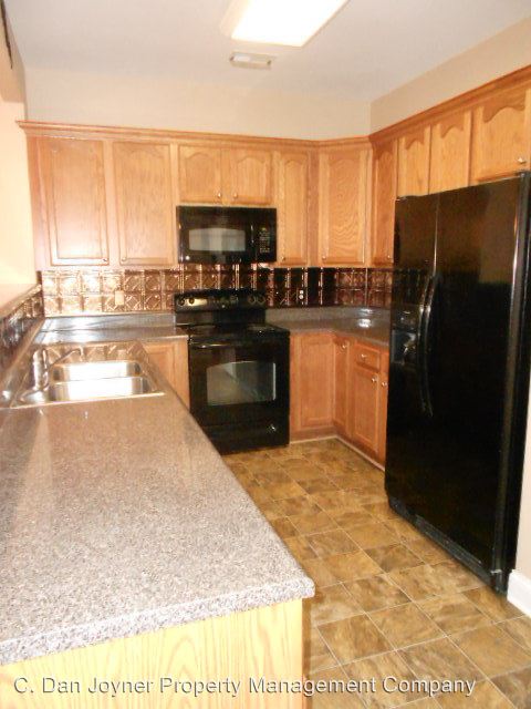 Building Photo - 138 Trailside Ln