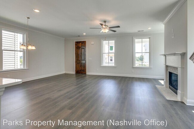 Foto del edificio - 4 br, 3.5 bath House - 3267 Vinemont Drive