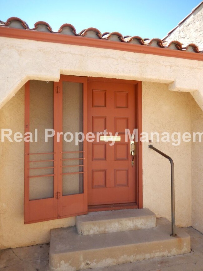 Foto del edificio - AVAILABLE AUGUST - Charming 3 Bed / 1 Bath...