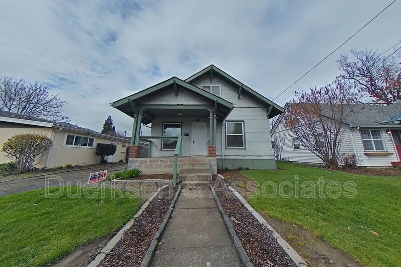 Primary Photo - 526 NW 18th