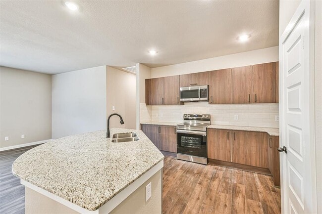 Building Photo - 9872 Grosbeak Ln