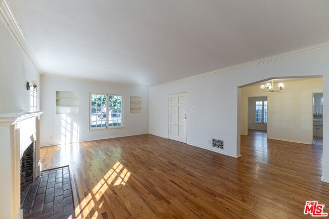 Building Photo - 1258 Meadowbrook Ave