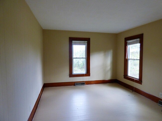 Foto del edificio - 3BR 1BA Farmhouse!