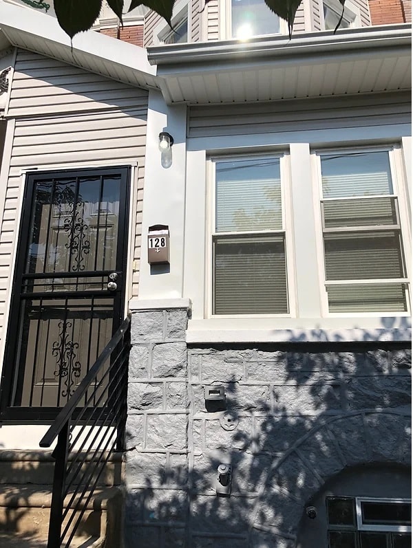 Building Photo - 128 N 61st St