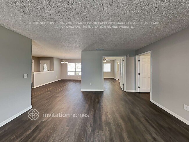 Building Photo - 15111 Roundup Dr