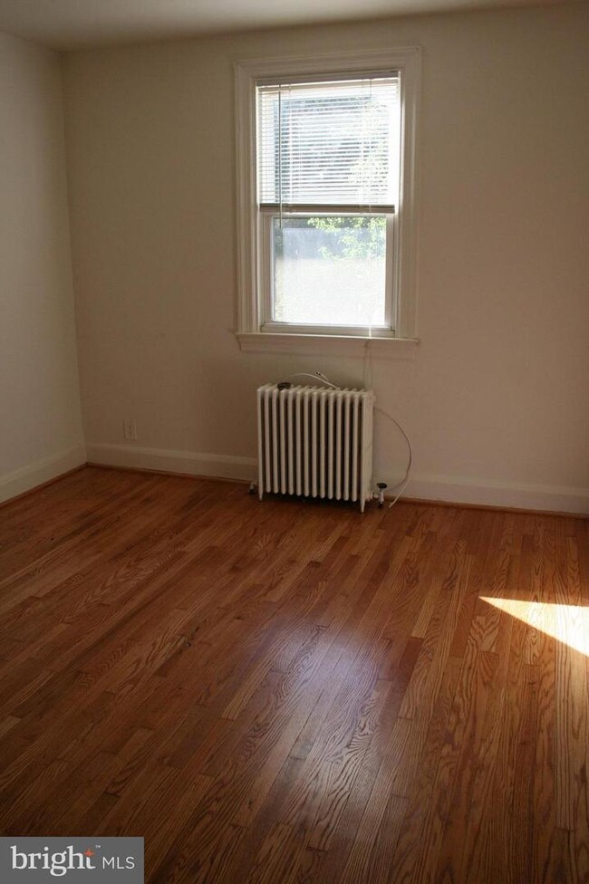 Foto del edificio - 6707 Sherwood Rd
