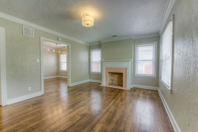 Foto del edificio - Move-in Special! 1/2 off first month's rent!