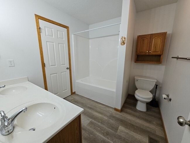 Building Photo - 50 Thistle Ct