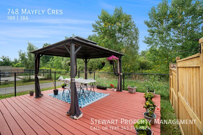 Building Photo - 748 Mayfly Cres