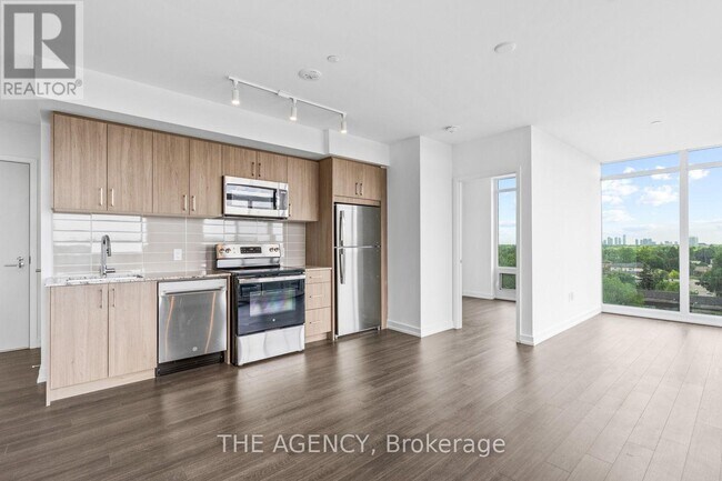 Photo du bâtiment - 4010 Eglinton Ave W