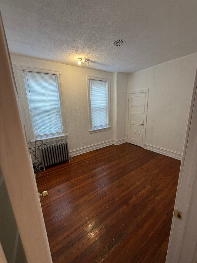 Photo - 5933 Carpenter St (Philadelphia, PA) Apartment