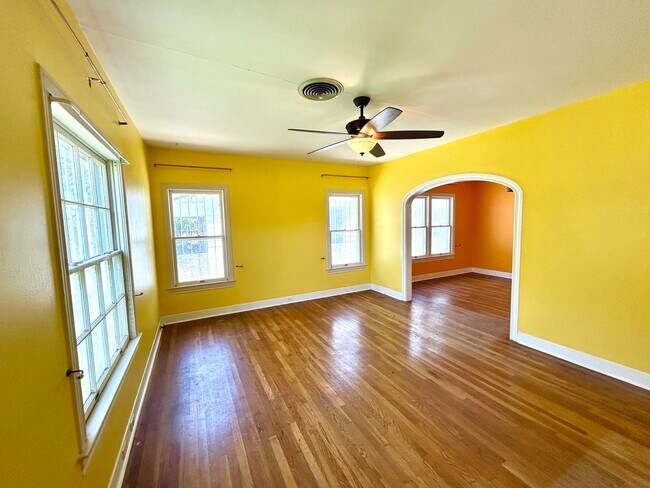 Building Photo - 1627 Schley Ave
