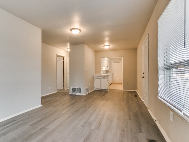Foto del edificio - 912 NW 24th St