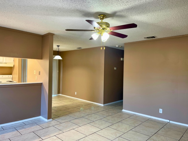 Building Photo - 8806 Meadow Range St