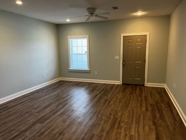 Building Photo - 2 Bedroom/2 Bath Duplex in Hahira