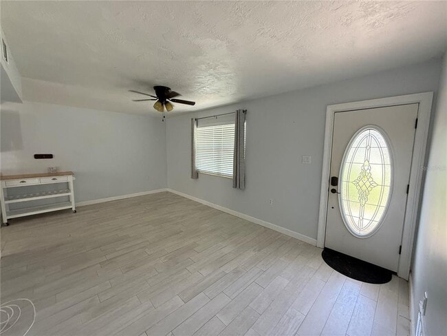 Building Photo - 4423 Crestwood Dr N