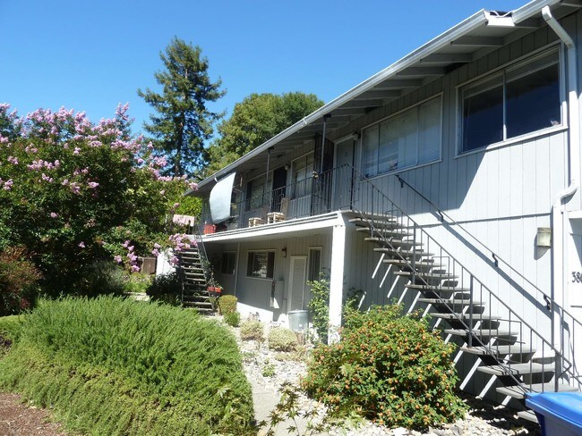 Side View - 3860 Barker Dr
