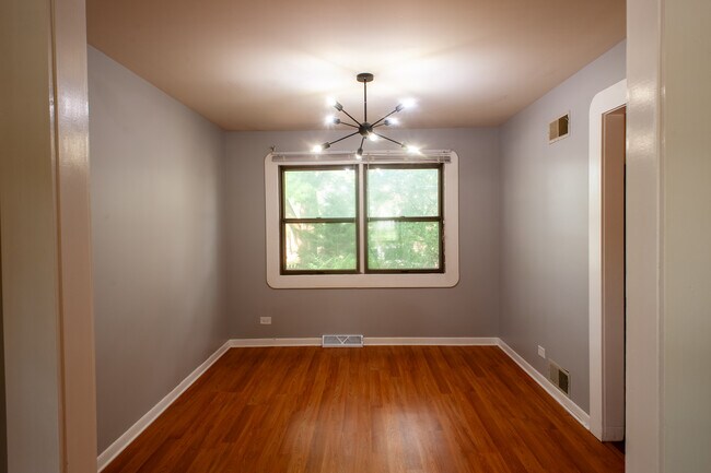 Building Photo - 1147 Garfield Ave