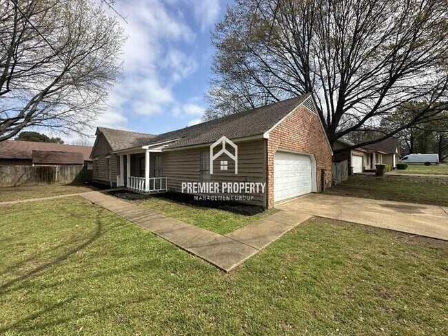 Building Photo - 5070 Barkshire Dr