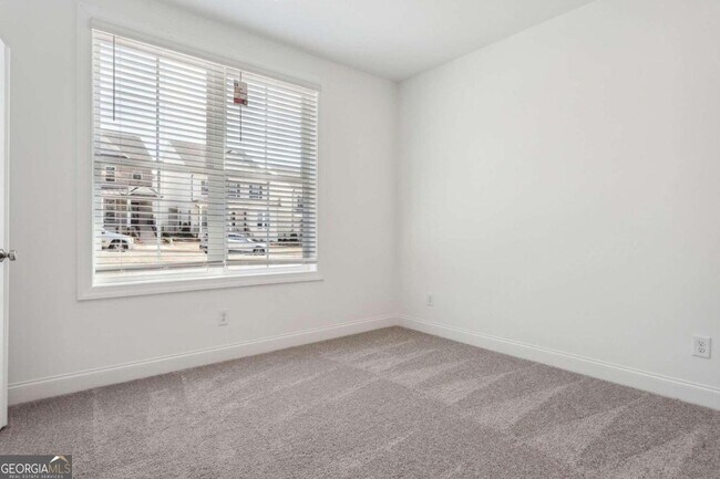 Building Photo - 105 Basil St