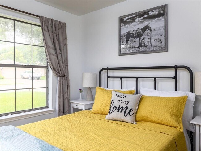 Building Photo - 1502 Sage Boot Dr